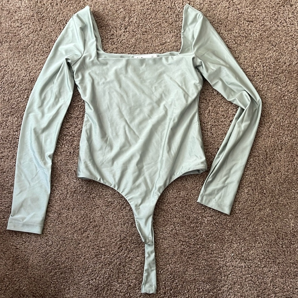 Squared neckline bodysuit